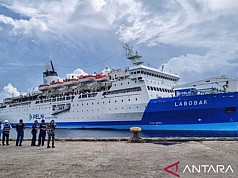KM Labobar Angkut 20 ribu Penumpang Mudik di Papua KM Labobar Angkut 20 ribu Penumpang Mudik di Papua