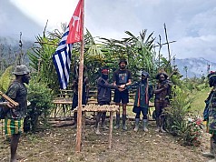 Bahagia, Lara, Uang dan Pengkhianatan Dalam Penyanderaan 575 Hari  Bahagia, Lara, Uang dan Pengkhianatan Dalam Penyanderaan 575 Hari