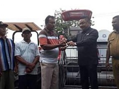 Petani Terima Bantuan Pertanian di Prafi, Bupati Apresiasi Pimpinan Komisi IV DPR RI Petani Terima Bantuan Pertanian di Prafi, Bupati Apresiasi Pimpinan Komisi IV DPR RI