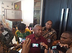 Gubernur Papua Barat Meminta Pengusaha OAP Diberdayakan Gubernur Papua Barat Meminta Pengusaha OAP Diberdayakan