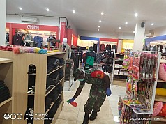 Babinsa Koramil Sentani Lakukan Penyemprotan Desinfektan di Sejumlah Area Publik Babinsa Koramil Sentani Lakukan Penyemprotan Desinfektan di Sejumlah Area Publik