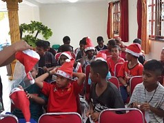 Kodim Mimika dan GBI ‘Family Of God’ Rayakan Natal Bersama Anak Jalanan Kodim Mimika dan GBI ‘Family Of God’ Rayakan Natal Bersama Anak Jalanan
