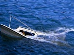 Speedboat yang Membawa Rombongan DPR Papua Hilang Kontak di Perairan kepulauan Yapen Speedboat yang Membawa Rombongan DPR Papua Hilang Kontak di Perairan kepulauan Yapen