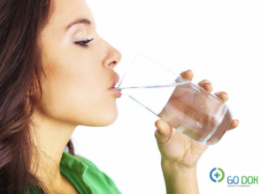 Simpel dan Sehat; Berikut Khasiat Air Mineral bagi Kesehatan Tubuh