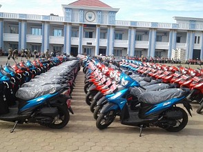  Bupati Demas Serahkan 167 Sepeda Motor kepada Kepala Sekolah SD dan SMP di Manokwari