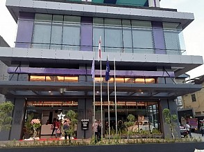 Bergaya Selebritis, Fame Hotel Jayapura Resmi Beroperasi