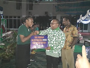 Gelar Ibadah Natal, Disorda Papua Beri Penghargaan untuk Atlet Popnas dan Peparpenas