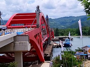 Infrastruktur Daerah Lain Dihentikan, Pembangunan Jembatan Holtekamp Lanjut