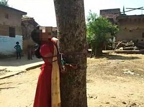 Gadis India Mendapat Hukuman Diikat Di Pohon Dan Disiksa Karena Kabur Dengan Pria Beda Agama