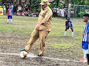 Buka Tournament Papua Brothers Cup II, Gubernur Waterpauw :  Semoga Lahir Bintang Baru Sepakbola Indonesia