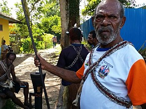 Suku Awiu Bade Dukung LukMen Kembali  Pimpin Papua
