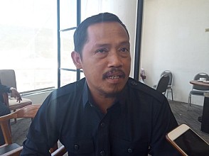 Anggota DPRPB, Serahkan Bantuan 43 Ton Pupuk ke Petani Kabupaten Sorong