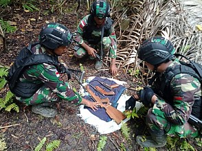 Satgas Pamtas RI-PNG Temukan Tiga Senjata tak Bertuan