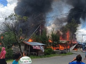 16 Kios Ludes Terbakar dan Dua Warga Terluka di Yahukimo