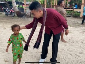 Stafsus Billy Mambrasar dan Menteri Nadiem Makarim Dorong Anak Asli PapuaTempuh Pendidikan Setinggi-Tingginya