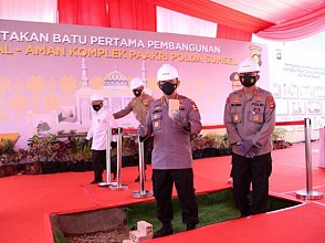 Kunjungan Kerja ke Palembang, Kapolri Resmikan Kampung Tangguh dan Aplikasi Polisi Dulur Kito