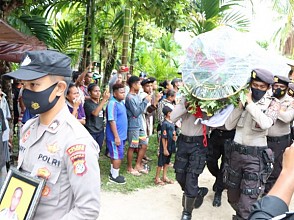 Jenazah Siswa SPN Polda Jambi Tiba di Kampung Halamannya Biak Papua