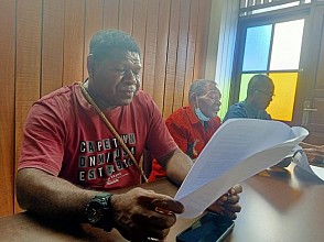 Sakit Gubernur Papua ‘Diributkan’, Ini Kata Tokoh Adat Jayapura  