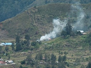 Bantu TNI Perbaiki Saluran Air, Honai Koname Murib Malah Dibakar KST di Puncak