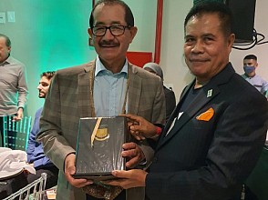 Delegasi Papua Berikan Hadiah Unik kepada 38 Gubernur Peserta GCF-TF Brazil