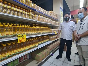 HET Minyak Goreng Dicabut, Polda Papua dan Disperindagkop Sidak ke Swalayan dan Pasar  di Jayapura