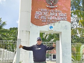 Paulus Waterpauw Tinjau Pulau Fani Yang Berbatasan Langsung Dengan Negara Palau