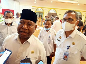 Paulus Waterpauw Penjabat Gubernur Papua Barat
