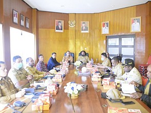 Kado Istimewa Hut ke-77 RI, Kabupaten Puncak Jaya Raih Penghargaan UHC 
