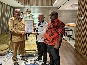 Bupati Puncak Jaya dan Paniai Wakili Provinsi Papua Tengah Serahkan Surat Permohonan ke Wamendagri