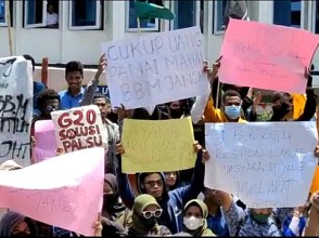 Ratusan Mahasiswa Gelar Aksi Demo Tolak Kenaikan BBM di Jayapura