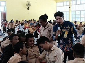 Telkomsel dan BNNP Papua Gelar Pelatihan Video dan Sosialisasi Anti Narkoba di SMKN 3 Jayapura