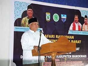 Safari Ramadhan, Gubernur Waterpauw Ngomong Bahasa Jawa Medok di Prafi