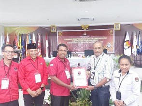 Resmi Daftarkan Bacaleg ke KPU, PDIP Optimistis Raih Kursi Pimpinan DPR Papua 