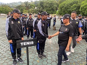 Plh Gubernur Papua Lepas Kontingen Pornas Korpri XVI yang akan Berlaga di Semarang