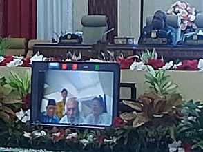 Lukas Enembe Hadir Virtual saat Sidang Usulan Pemberhentian Gubernur Papua di DPRP, Tangis pun Pecah