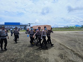 Berhasil Dievakuasi, Dua Jenazah Anggota Polri Korban KKB akan Dimakamkan di Nabire dan Jayapura