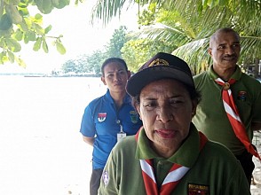 Kwarda Pramuka Gandeng BKO Kodam Kasuari dan KAAM Bersihkan Pulau Mansinam