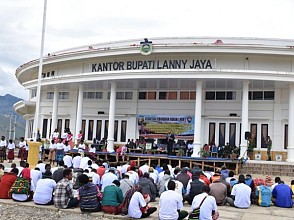 Binmas Noken Polri Gelar Kebaktian Kebangunan Rohani di Lanny Jaya