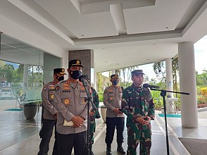 Kunjungi Papua, Panglima TNI dan Kapolri Temui Bupati Daerah Konflik Kunjungi Papua, Panglima TNI dan Kapolri Temui Bupati Daerah Konflik