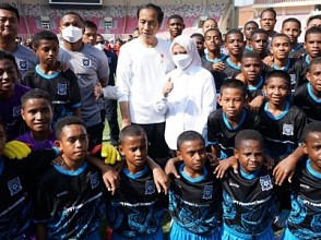 Presiden Jokowi Apresiasi Peran Freeport  Membangun Papua Football Academy