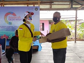 Mahasiswa Pascasarjana Universitas Indonesia Beserta Dosen Pembimbing Kunjungi Kampung Yoboi Serta Berikan Bantuan
