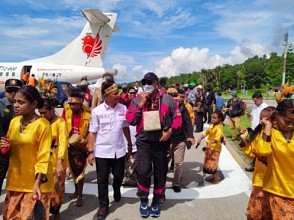 Pj Gubernur Papua Barat Hadiri Rangkaian HUT ke-122 Fakfak