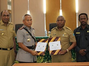 Gubernur Ingatkan Kepala Daerah di Papua Barat Tentang Sensus Penduduk OAP