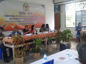 DPRD Biak Numfor Desak OPD Beri Pelatihan Aparat Kampung Cara Kelola Dana Desa