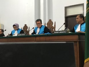 Menguatkan Putusan PTTUN Makassar, Mahkamah Agung Tolak Kasasi Lukmen