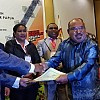 Sah, Lukas Enembe - Klemen Tinal Kembali Pimpin Papua untuk Periode Kedua
