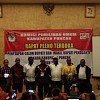 Willem Wandik dan Pelinus Balinal Calon Tunggal Bupati dan Wakil Bupati Kabupaten Puncak