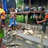 Babinsa Yapsel Bantu Warga Kampung Wadapi Bangun MCK