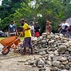 Warga Kampung Kibay Bersama TNI Gotong Royong Sukseskan TMMD ke-107
