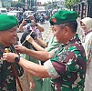 Korem 172/Pwy Gelar Tradisi Penyambutan Pejabat Baru Kolonel Inf Joe Sembiring dan Istri